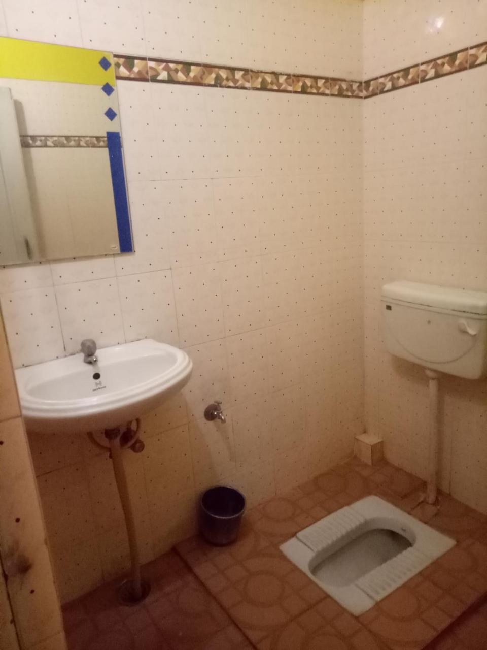 Hotel Sangeeth Lodging Májszúr Kültér fotó